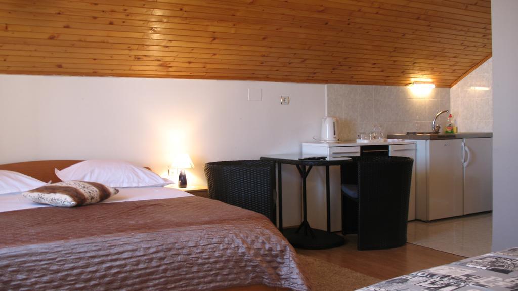 Krkahaus Hotel Lozovac Exterior photo